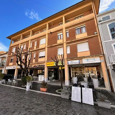 Apartment Trilo Antonio Ampio In Centro A