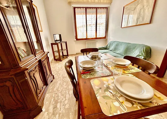 Trilo Antonio Ampio In Centro A *